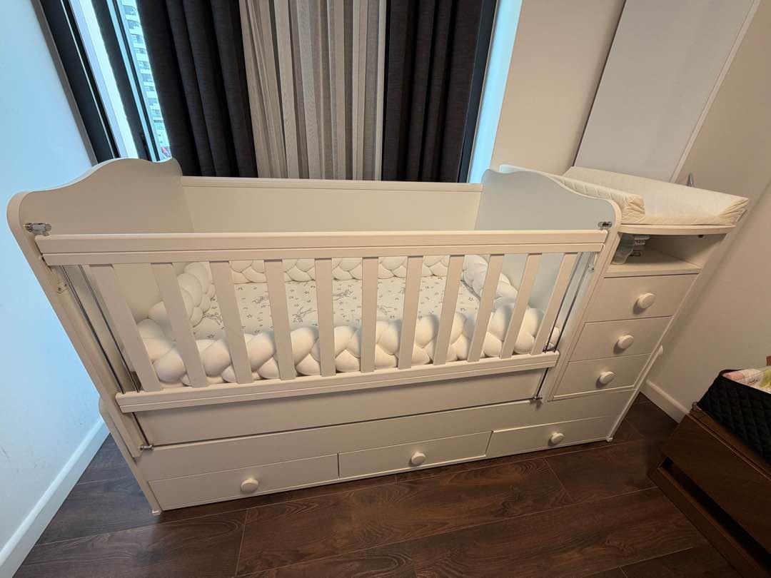 Bebek Beşiği ( Yatağı ve kenar koruyucusuyka verilecektir.)